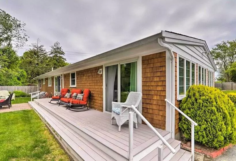 Charming Hyannis Cottage: 1 Mi To Beach!
