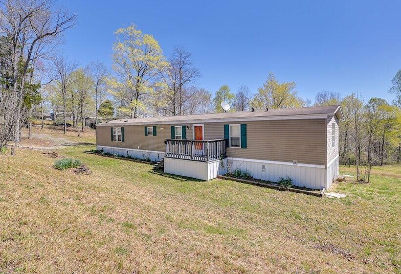 Cozy Kentucky Retreat W/ Deck, Grill & Fire Pit!