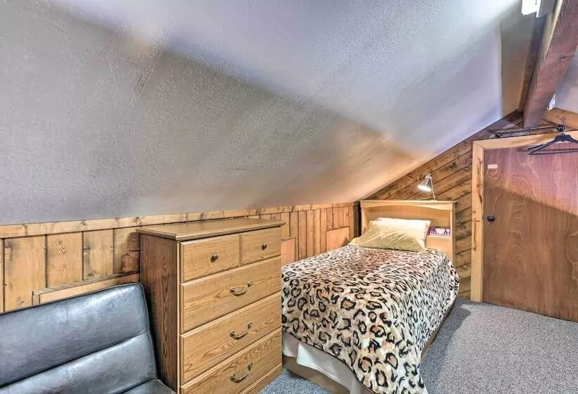 Cozy Log Cabin Escape In The Heart Of Creede!