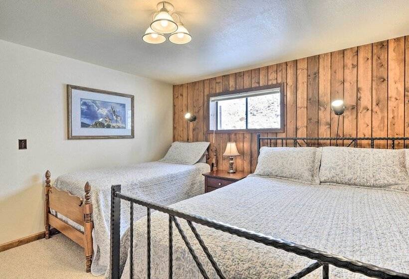 Cozy Log Cabin Escape In The Heart Of Creede!