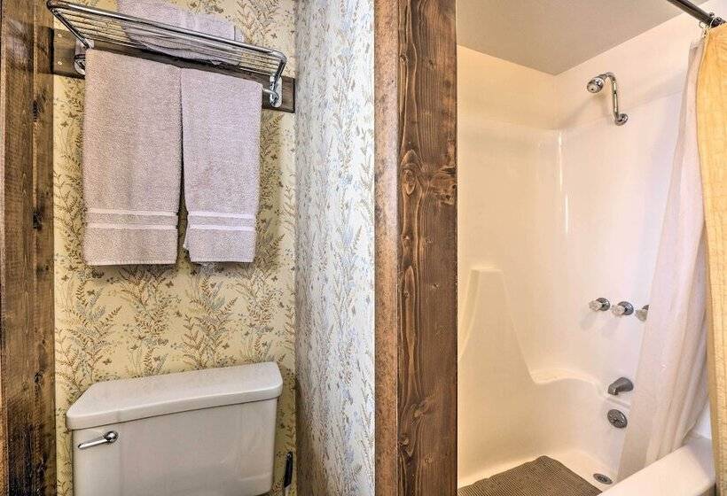 Cozy Log Cabin Escape In The Heart Of Creede!