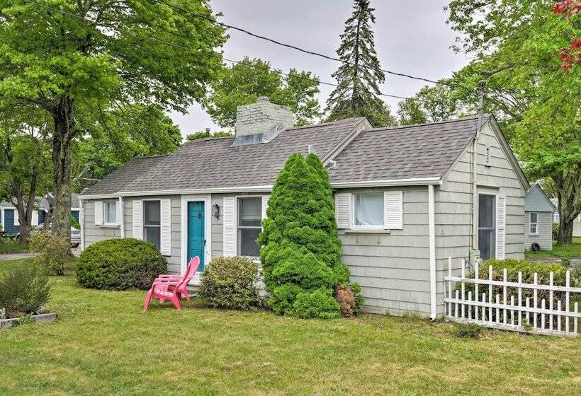 Cozy Sea Street Cottage 1 Mile To Ferry Boats!