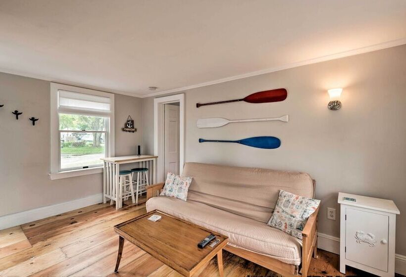 Cozy Sea Street Cottage 1 Mile To Ferry Boats!