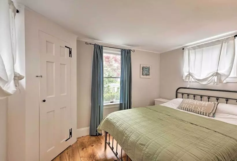 Cozy  Sea Street Cottage    1 Mile To Ferry Boats!