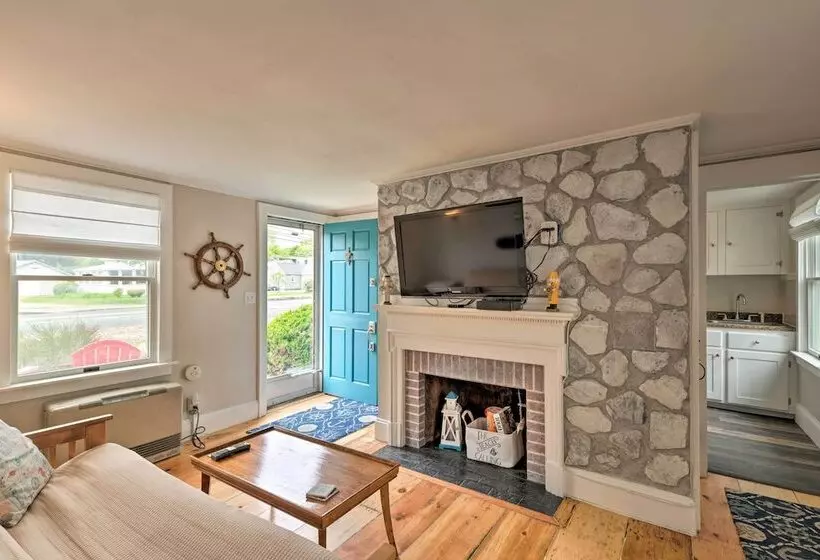 Cozy  Sea Street Cottage    1 Mile To Ferry Boats!