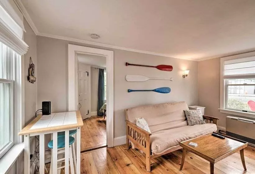 Cozy  Sea Street Cottage    1 Mile To Ferry Boats!