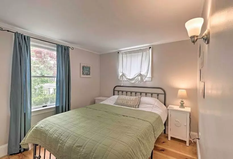 Cozy  Sea Street Cottage    1 Mile To Ferry Boats!