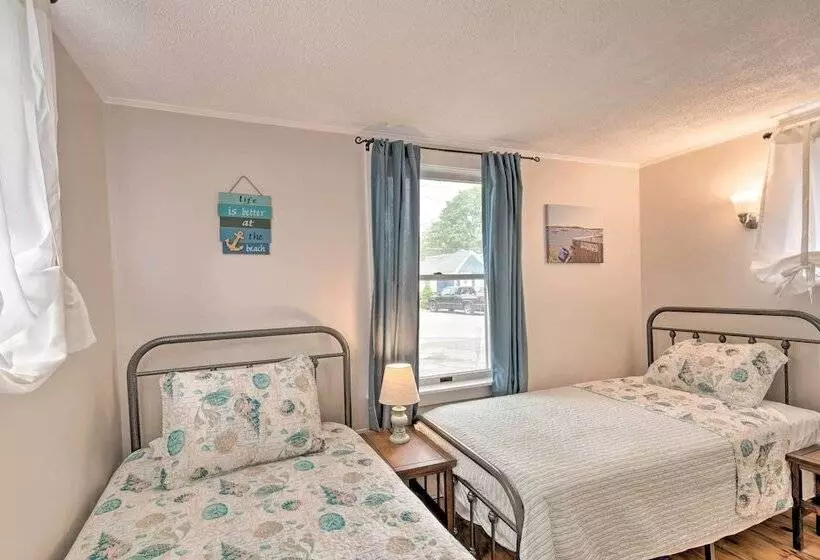 Cozy  Sea Street Cottage    1 Mile To Ferry Boats!