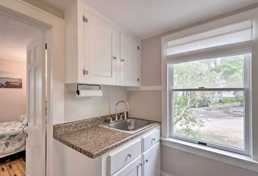 Cozy  Sea Street Cottage    1 Mile To Ferry Boats!