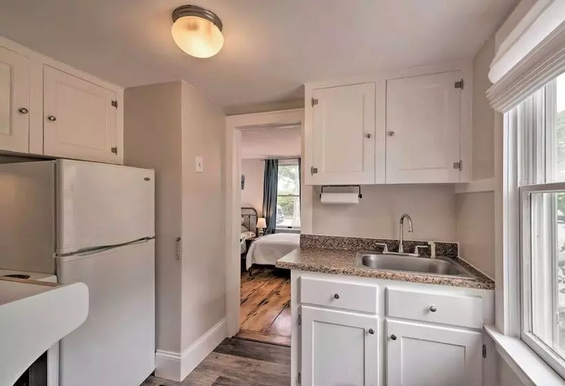 Cozy  Sea Street Cottage    1 Mile To Ferry Boats!