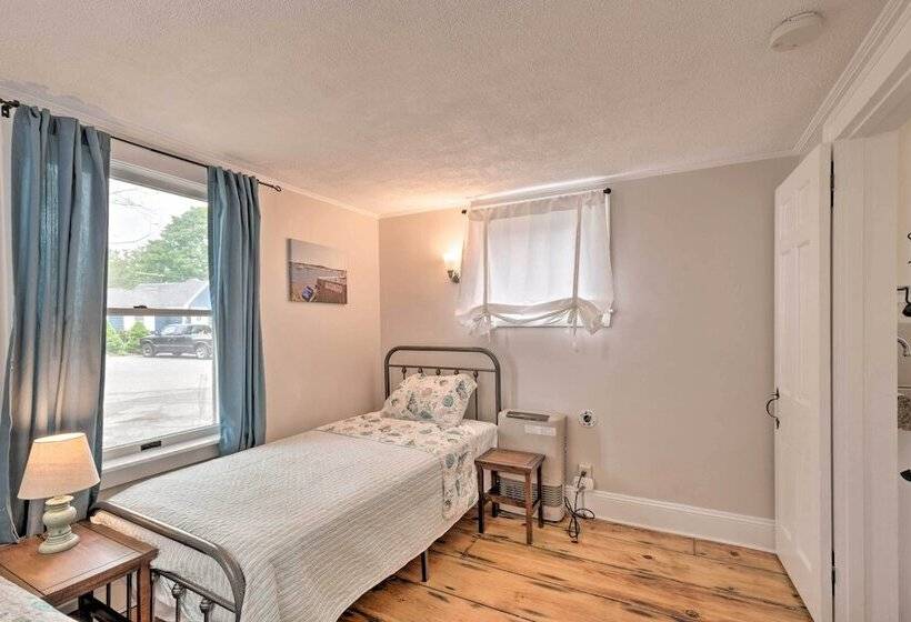 Cozy Sea Street Cottage 1 Mile To Ferry Boats!