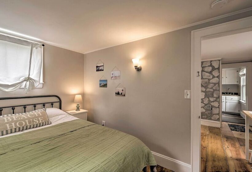 Cozy Sea Street Cottage 1 Mile To Ferry Boats!