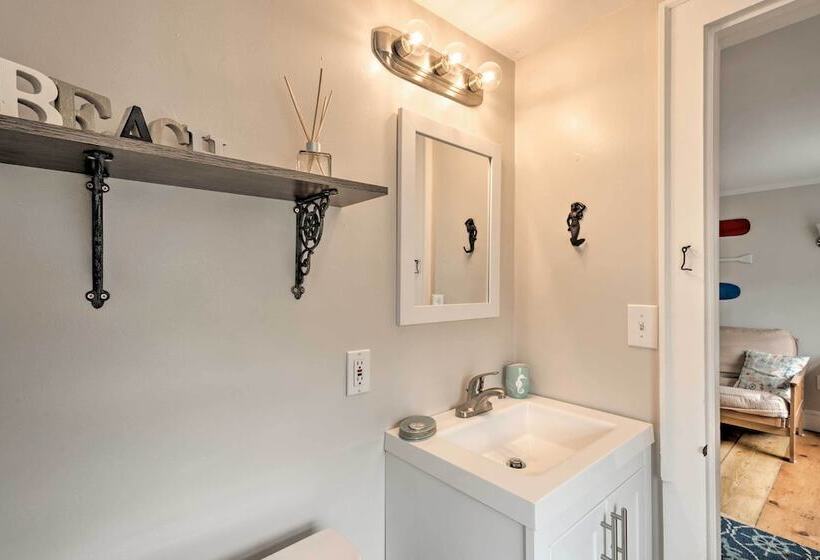 Cozy Sea Street Cottage 1 Mile To Ferry Boats!