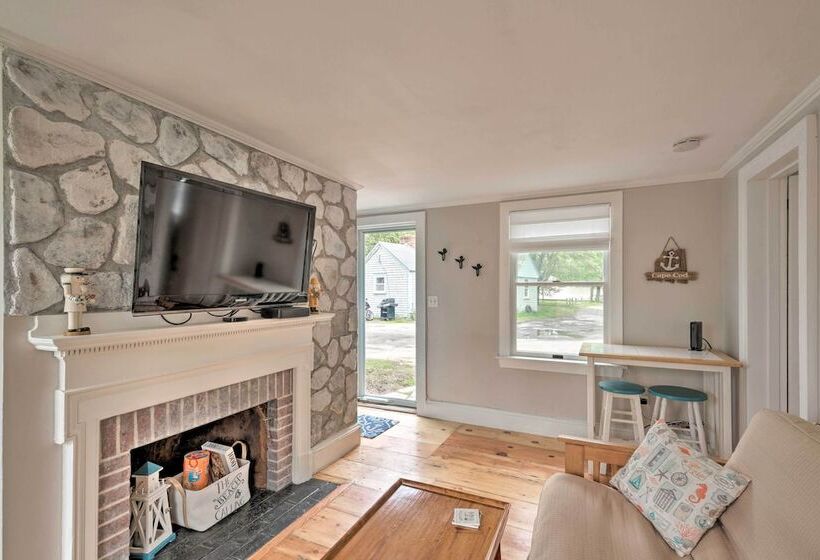 Cozy Sea Street Cottage 1 Mile To Ferry Boats!