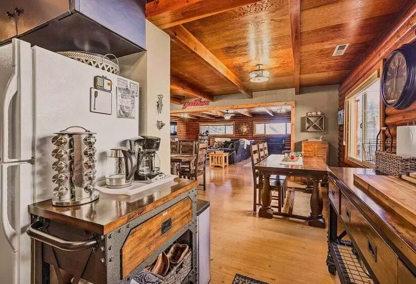 Dog Friendly Kings Beach Log Cabin W/ Hot Tub!