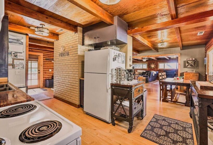 Dog Friendly Kings Beach Log Cabin W/ Hot Tub!