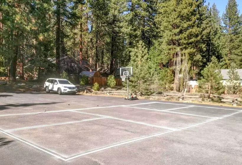 Dog Friendly Kings Beach Log Cabin W/ Hot Tub!