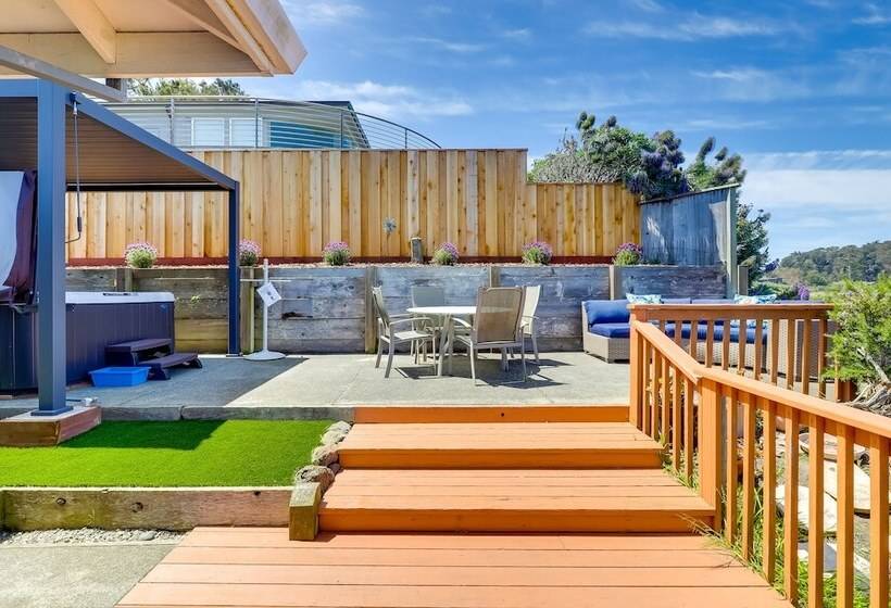 Dreamy Sonoma Coast Home W/ Waterfront Views