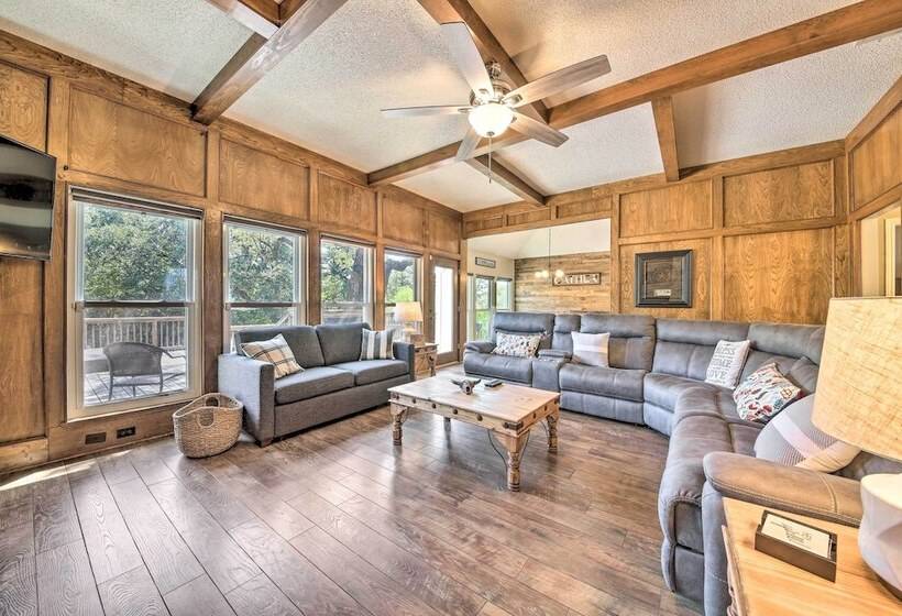 Family Friendly San Antonio Home W/ Hot Tub & Deck