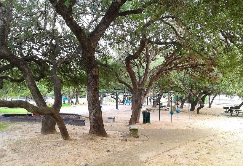 Family Friendly San Antonio Home W/ Hot Tub & Deck