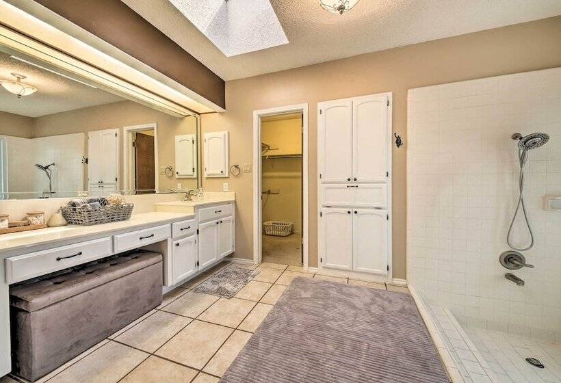 Family Friendly San Antonio Home W/ Hot Tub & Deck