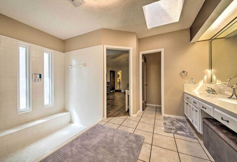 Family Friendly San Antonio Home W/ Hot Tub & Deck