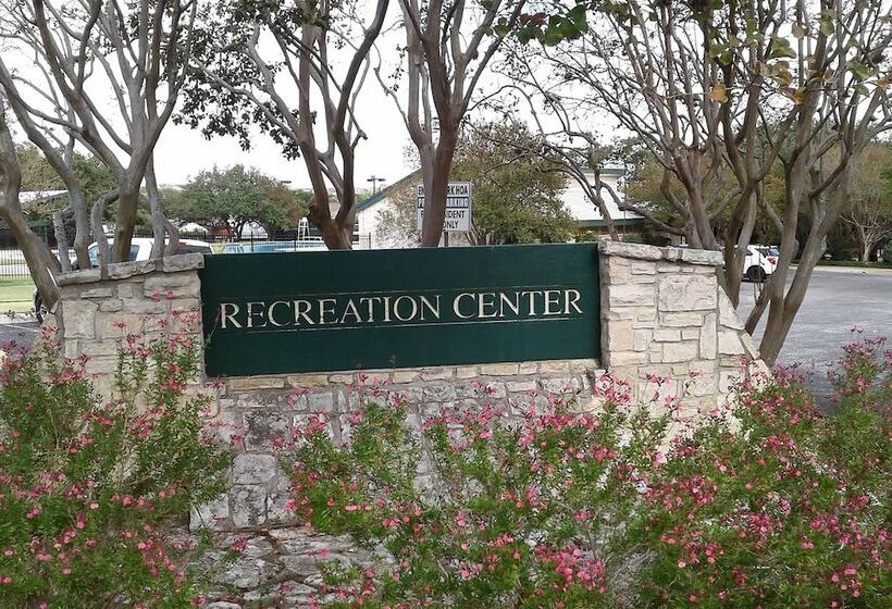 Family Friendly San Antonio Home W/ Hot Tub & Deck