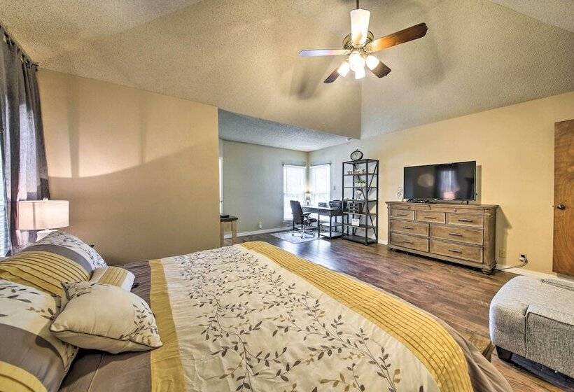 Family Friendly San Antonio Home W/ Hot Tub & Deck