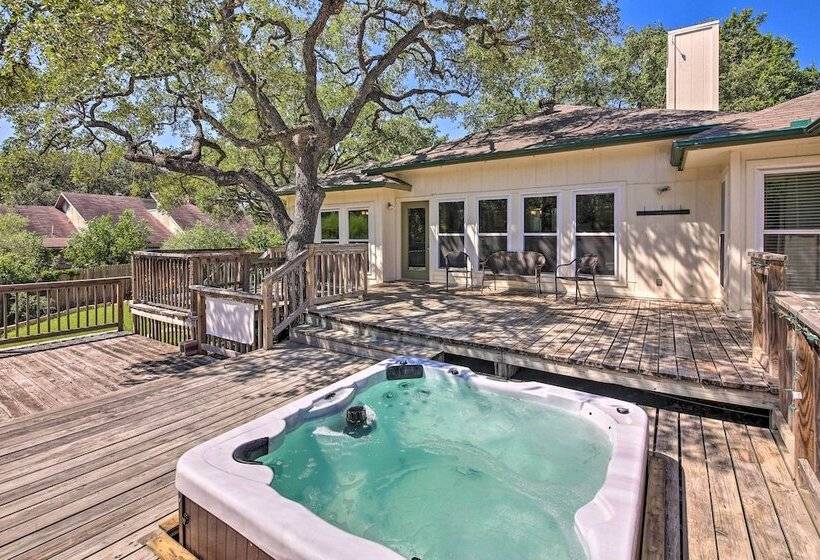 Family Friendly San Antonio Home W/ Hot Tub & Deck