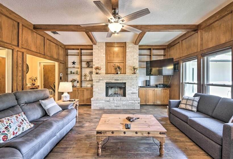 Family Friendly San Antonio Home W/ Hot Tub & Deck