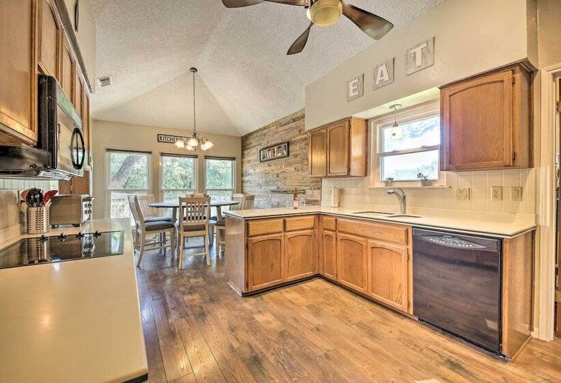 Family Friendly San Antonio Home W/ Hot Tub & Deck