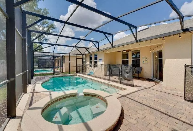 Central Family Home W/ Lanai < 10 Mi To Disney!