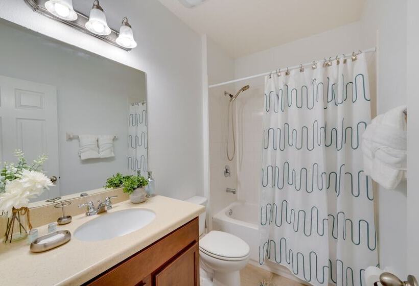 Central Family Home W/ Lanai < 10 Mi To Disney!