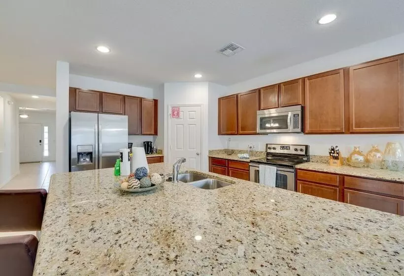 Central Family Home W/ Lanai < 10 Mi To Disney!