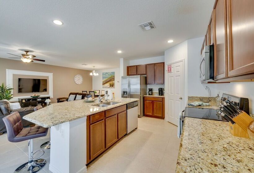 Central Family Home W/ Lanai < 10 Mi To Disney!