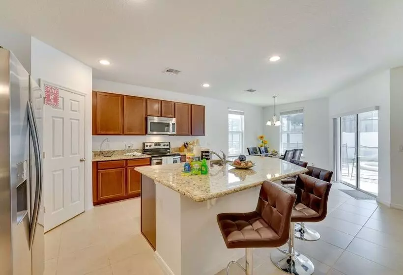 Central Family Home W/ Lanai < 10 Mi To Disney!