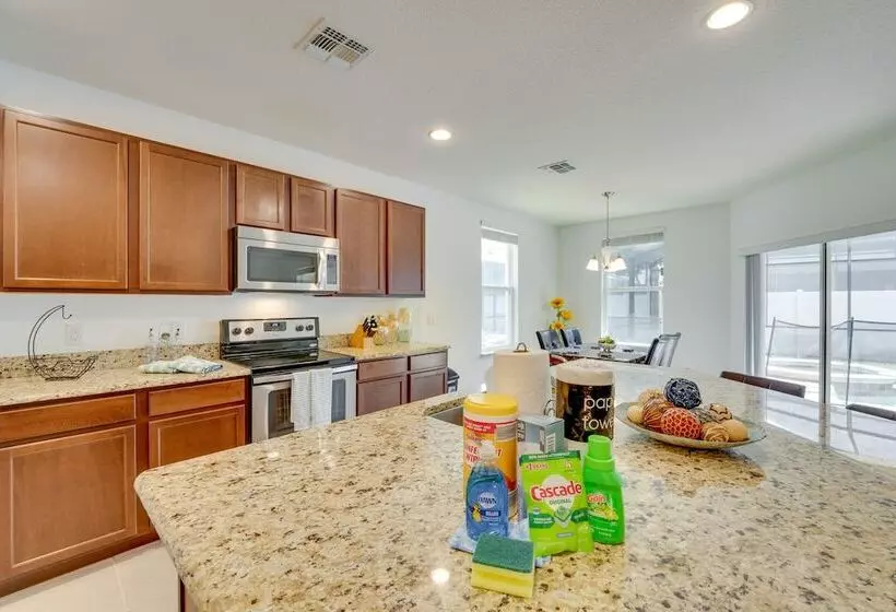 Central Family Home W/ Lanai < 10 Mi To Disney!