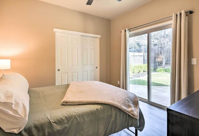 Family Friendly Lincoln Home: 8 Mi To Casino!