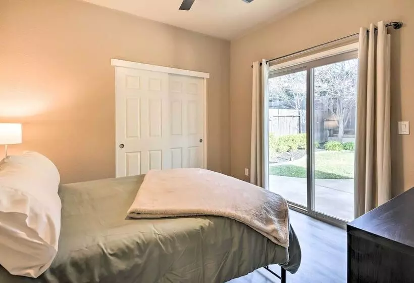 Family Friendly Lincoln Home: 8 Mi To Casino!