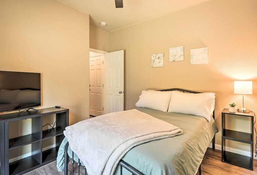 Family Friendly Lincoln Home: 8 Mi To Casino!