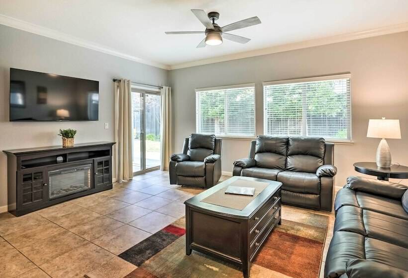 Family Friendly Lincoln Home: 8 Mi To Casino!