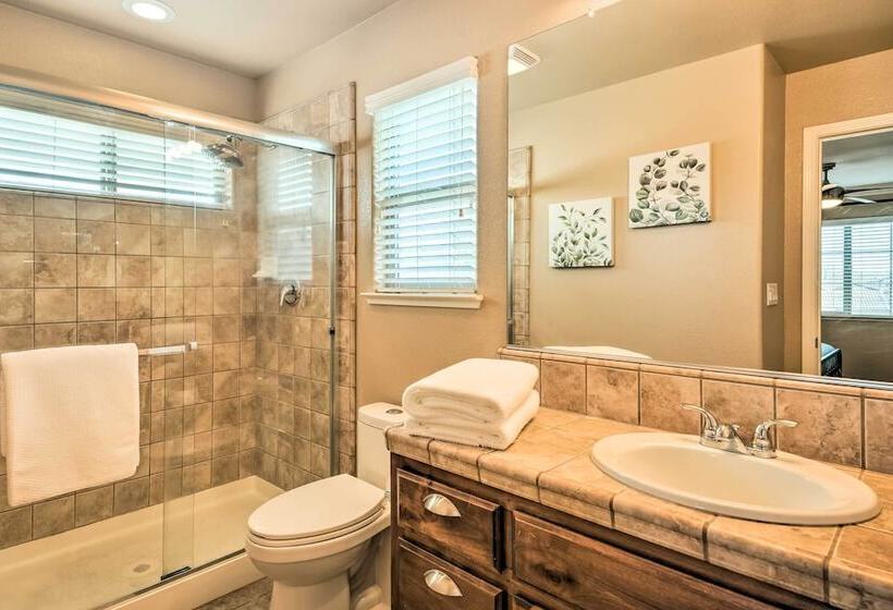 Family Friendly Lincoln Home: 8 Mi To Casino!