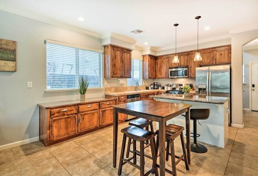 Family Friendly Lincoln Home: 8 Mi To Casino!