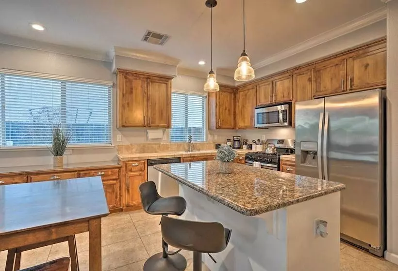 Family Friendly Lincoln Home: 8 Mi To Casino!