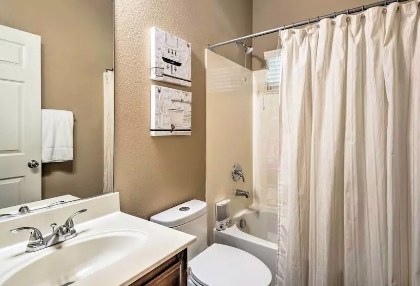 Family Friendly Lincoln Home: 8 Mi To Casino!