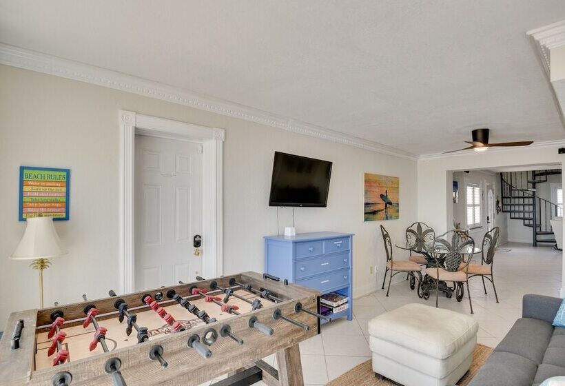 Flagler Beach Oceanfront Haven W/ Hot Tub!