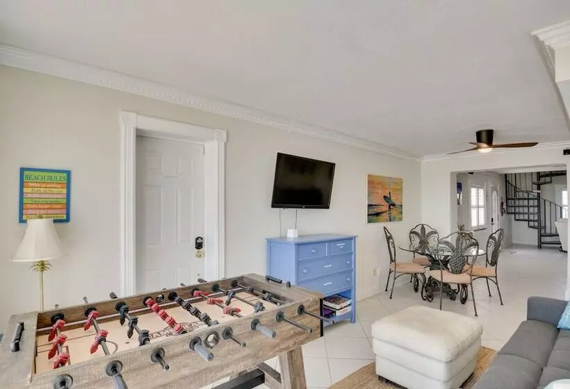 Flagler Beach Oceanfront Haven W/ Hot Tub!