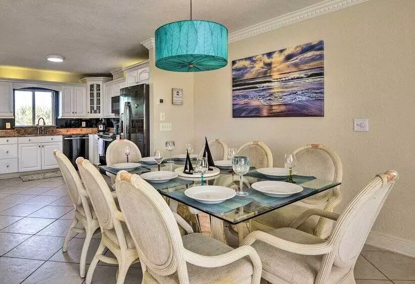 Flagler Beach Oceanfront Haven W/ Hot Tub!