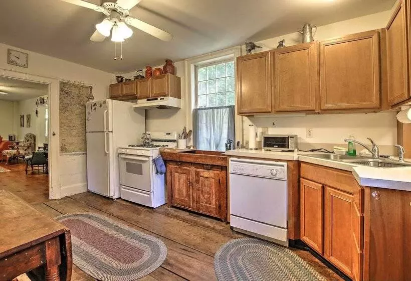 Historic Huntington Home   Walk To Westfield River