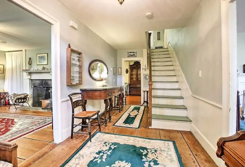 Historic Huntington Home   Walk To Westfield River